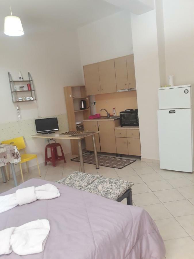 Cozy Apartment In The Center Of Aighion Achaia - Ground Floor - Ισόγειο Στουντιο 艾伊翁 客房 照片